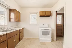 214 S Sycamore St, Mt Pleasant Boro, PA 15666 - Photo 13