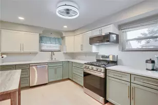 2031 Circle Dr, Hopewell Township, PA 15001 - Photo 11