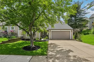2621 Hunters Point Dr, Pittsburgh, PA 15090 - Photo 1