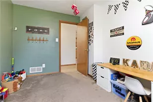304 Elm Dr, Cecil, PA 15317 - Photo 21