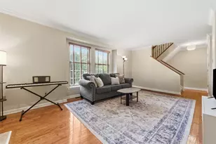 250 The Pines Dr, Scott Township, PA 15243 - Photo 5