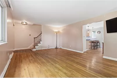 332 Old Farm Rd, Pittsburgh, PA 15228 - Photo 5