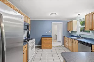 332 Old Farm Rd, Pittsburgh, PA 15228 - Photo 9