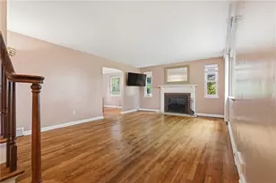 332 Old Farm Rd, Pittsburgh, PA 15228 - Photo 3
