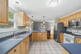 332 Old Farm Rd, Pittsburgh, PA 15228 - Photo 13