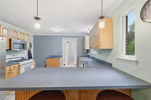 332 Old Farm Rd, Pittsburgh, PA 15228 - Photo 11