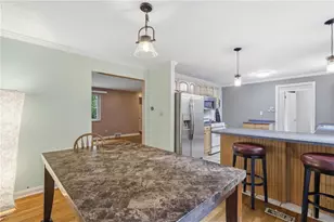 332 Old Farm Rd, Pittsburgh, PA 15228 - Photo 9