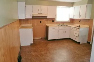 60 Pine St, Jefferson/Mather, PA 15322 - Photo 9