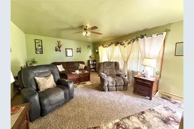 2045 Martha St, Shenango Township, PA 16101 - Photo 5