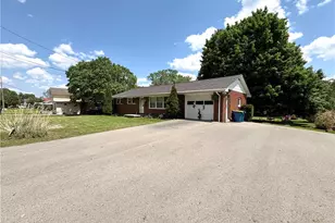 2045 Martha St, Shenango Township, PA 16101 - Photo 3