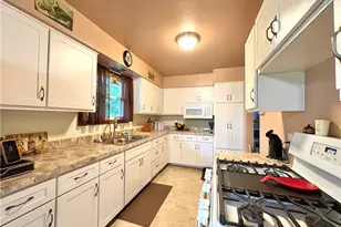 2045 Martha St, Shenango Township, PA 16101 - Photo 7