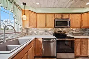 904 Sunnyside Dr, West Mifflin, PA 15122 - Photo 9
