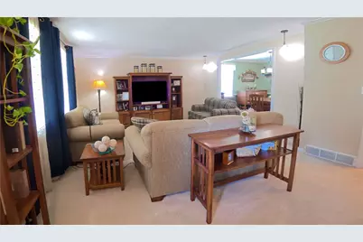 108 Oberlin Dr, Center Township, PA 16001 - Photo 7
