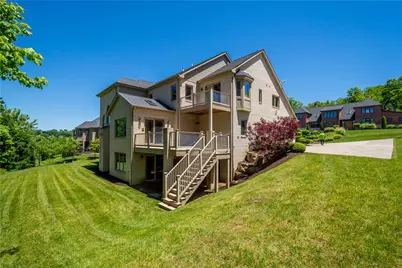 1820 Winchester Dr, Pittsburgh, PA 15241 - Photo 3
