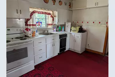 216 Wayne St, Roscoe, PA 15477 - Photo 3