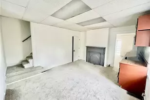 4 Howe St, Union Township, PA 15038 - Photo 3