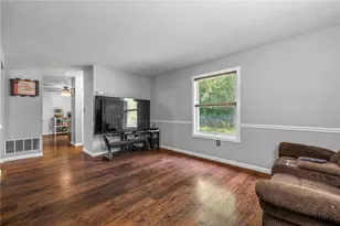 515 Cresthaven Dr, Pittsburgh, PA 15239 - Photo 17