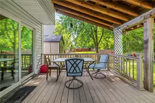515 Cresthaven Dr, Pittsburgh, PA 15239 - Photo 11