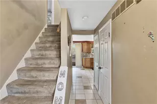 4237 Stratford Dr, Hempfield Township, PA 15642 - Photo 9