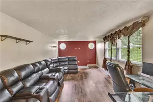 4237 Stratford Dr, Hempfield Township, PA 15642 - Photo 19
