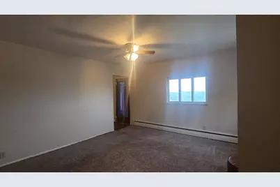 319 Lowell Street, Vandergrift, PA 15690 - Photo 5