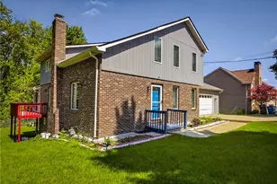 59 Hartl Ln, Pittsburgh, PA 15227 - Photo 3