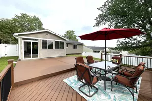 592 Surfside Dr, Pittsburgh, PA 15239 - Photo 11