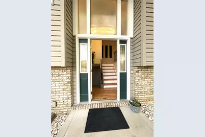 592 Surfside Dr, Pittsburgh, PA 15239 - Photo 9