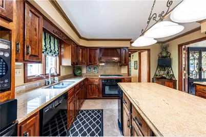 264 Cobblestone Dr, Hempfield Township, PA 15601 - Photo 7