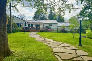 320 E Washington Blvd, Grove City Boro, PA 16127 - Photo 37