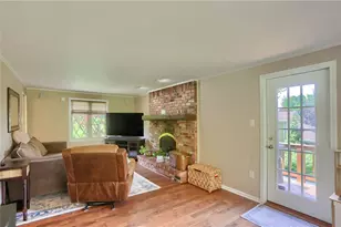 1737 Beaver Grade Rd, Moon/Crescent Twp, PA 15108 - Photo 11