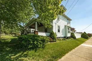 2402 Highland Ave, New Castle, PA 16105 - Photo 3