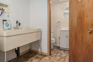 4826 Poplar St, West Mifflin, PA 15122 - Photo 25