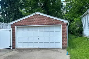 307 E Garfield Ave, New Castle, PA 16105 - Photo 3