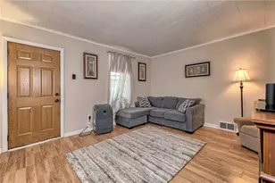 8002 Hayward St, Hempfield Township, PA 15691 - Photo 7
