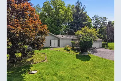 101 Buhlmont Dr, Leet Township, PA 15143 - Photo 3