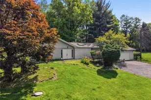 101 Buhlmont Dr, Leet Township, PA 15143 - Photo 3