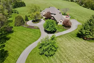 108 Heritage Ln, Center Township, PA 16001 - Photo 3
