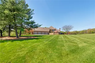 108 Heritage Ln, Center Township, PA 16001 - Photo 45