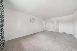 44 Chris Ct, Pittsburgh, PA 15239 - Photo 7