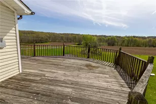 384 Old Sharon Rd, East Lackawannock Township, PA 16137 - Photo 7