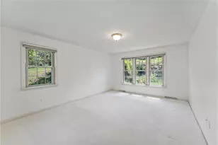 358 W Jefferson Rd, Jefferson Township, PA 16002 - Photo 15