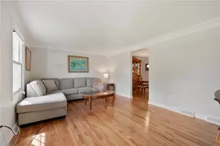 764 Donegal Dr, Bethel Park, PA 15102 - Photo 3
