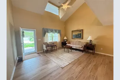 411 Chestnut Ln, Allegheny Township, PA 15613 - Photo 3
