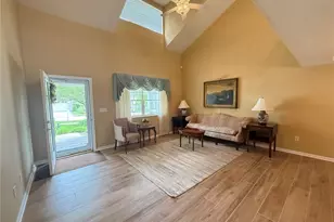 411 Chestnut Ln, Allegheny Township, PA 15613 - Photo 3