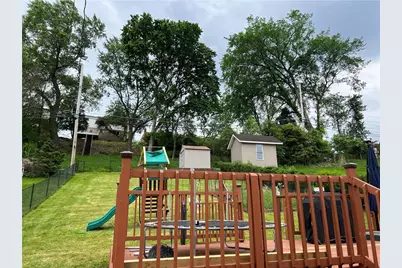 1424 Senior Dr, Pittsburgh, PA 15227 - Photo 27