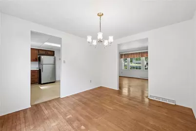 690 Blue Ridge Rd, Pittsburgh, PA 15239 - Photo 11