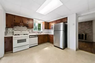 690 Blue Ridge Rd, Pittsburgh, PA 15239 - Photo 9