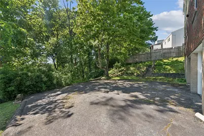 690 Blue Ridge Rd, Pittsburgh, PA 15239 - Photo 25