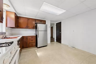 690 Blue Ridge Rd, Pittsburgh, PA 15239 - Photo 11